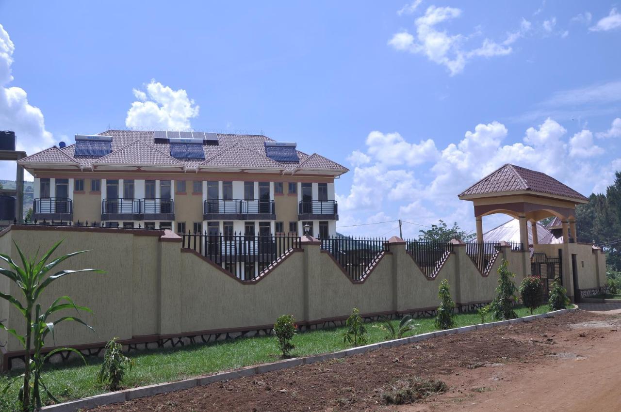 Golden View Hotel Ibanda エクステリア 写真