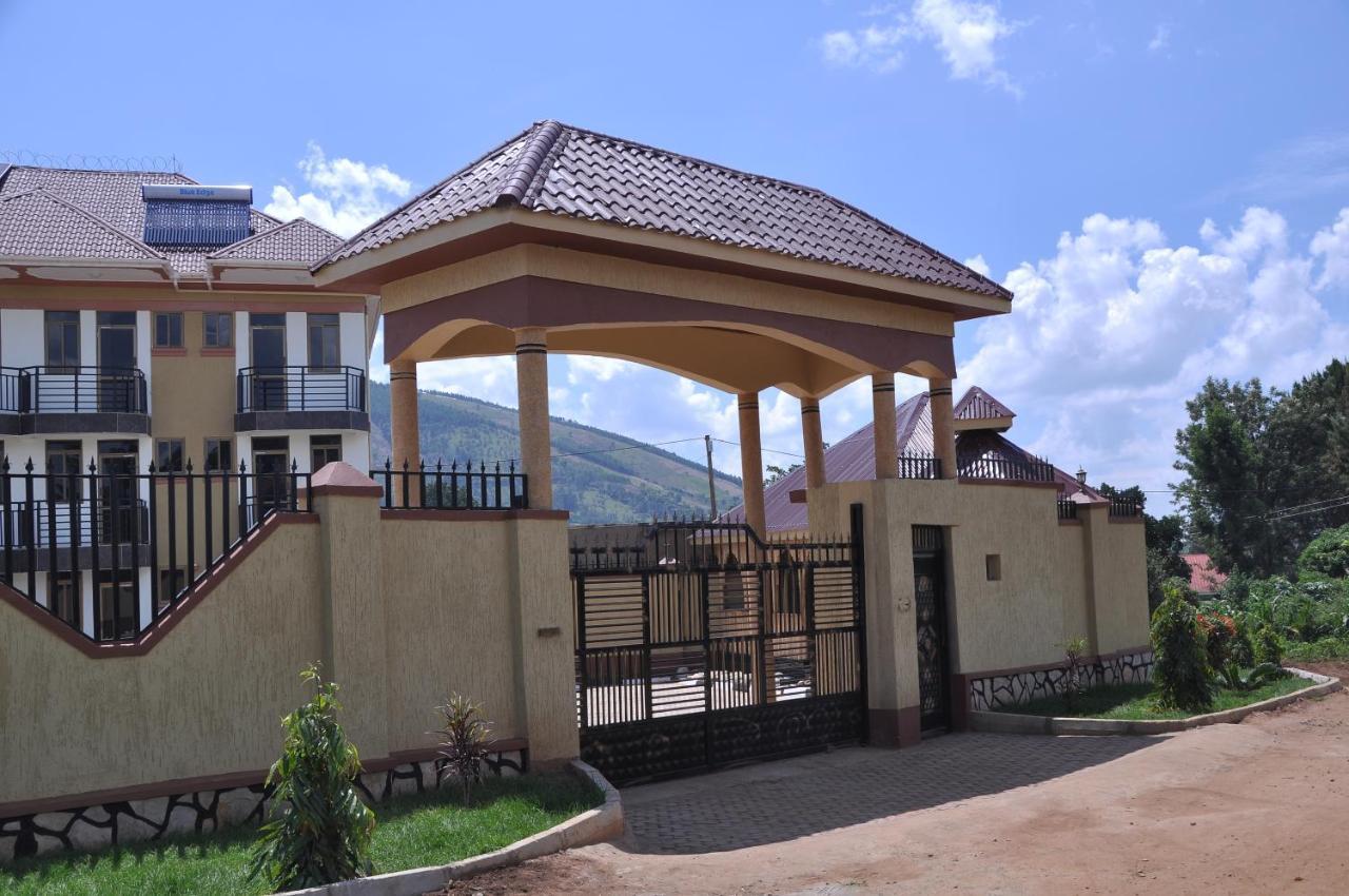 Golden View Hotel Ibanda エクステリア 写真