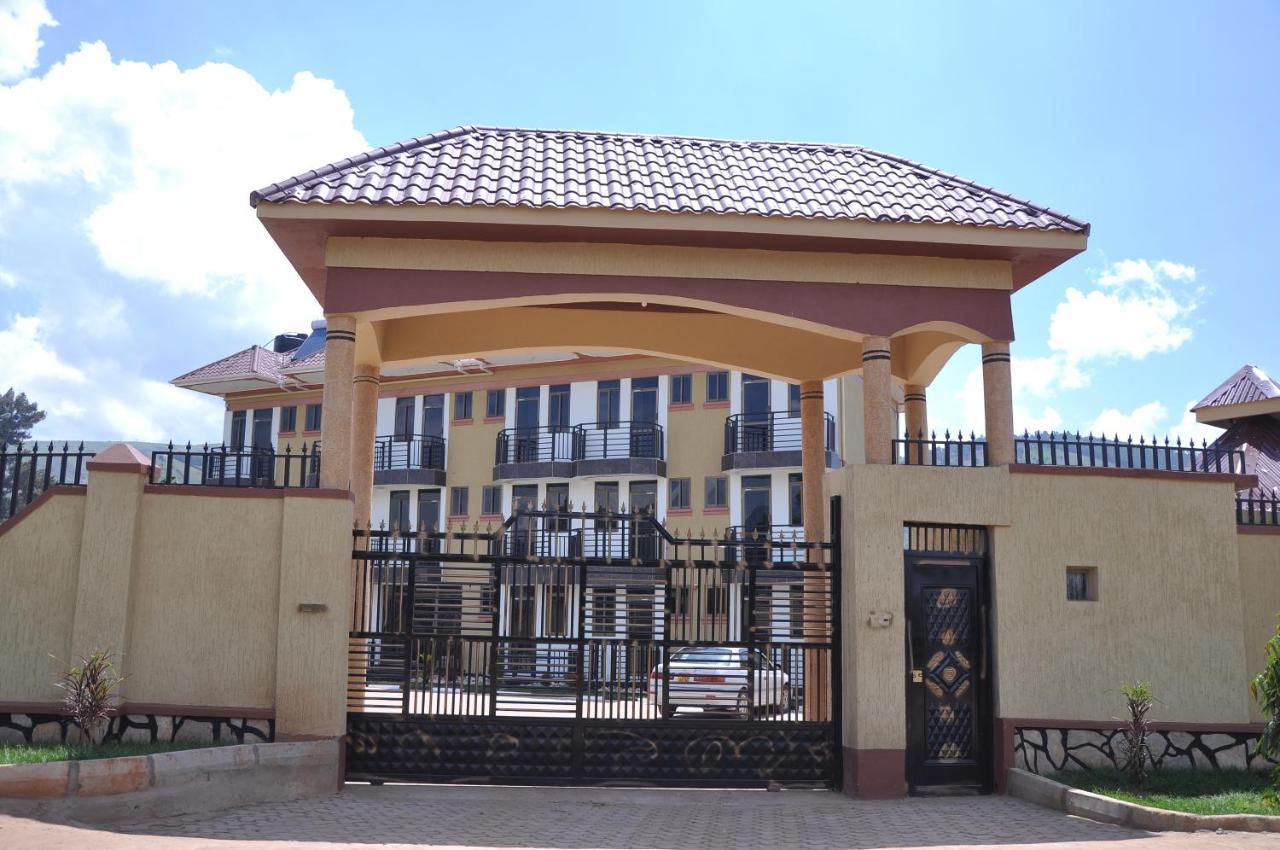 Golden View Hotel Ibanda エクステリア 写真