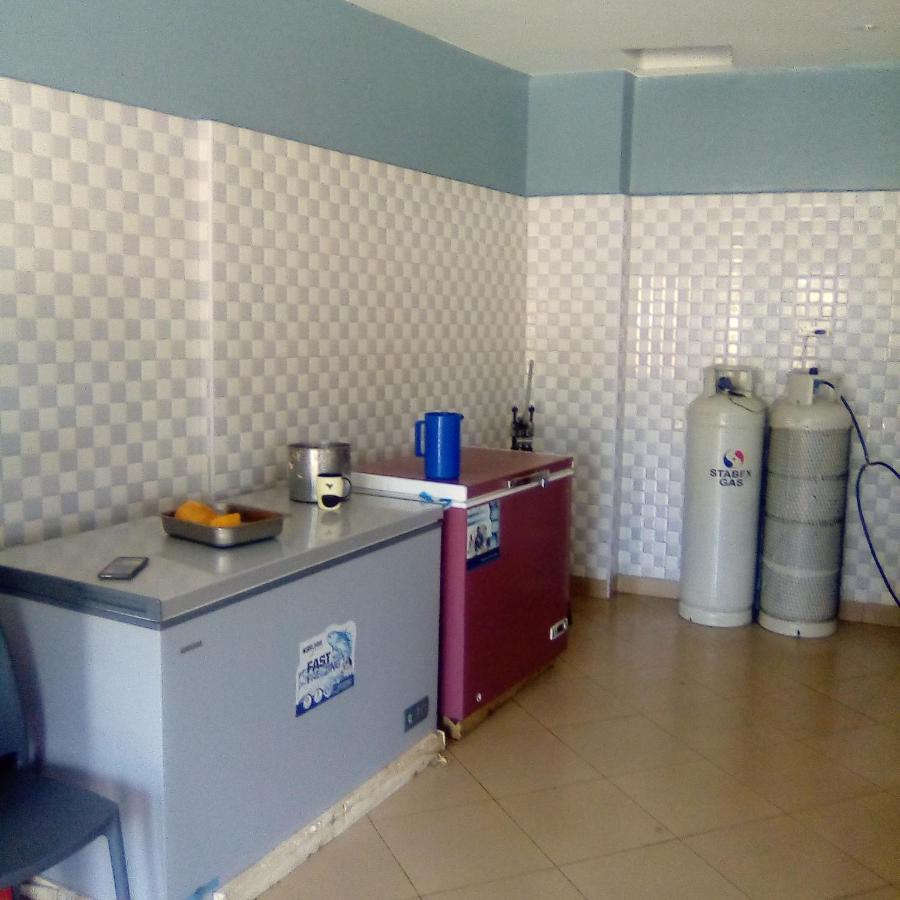 Golden View Hotel Ibanda エクステリア 写真
