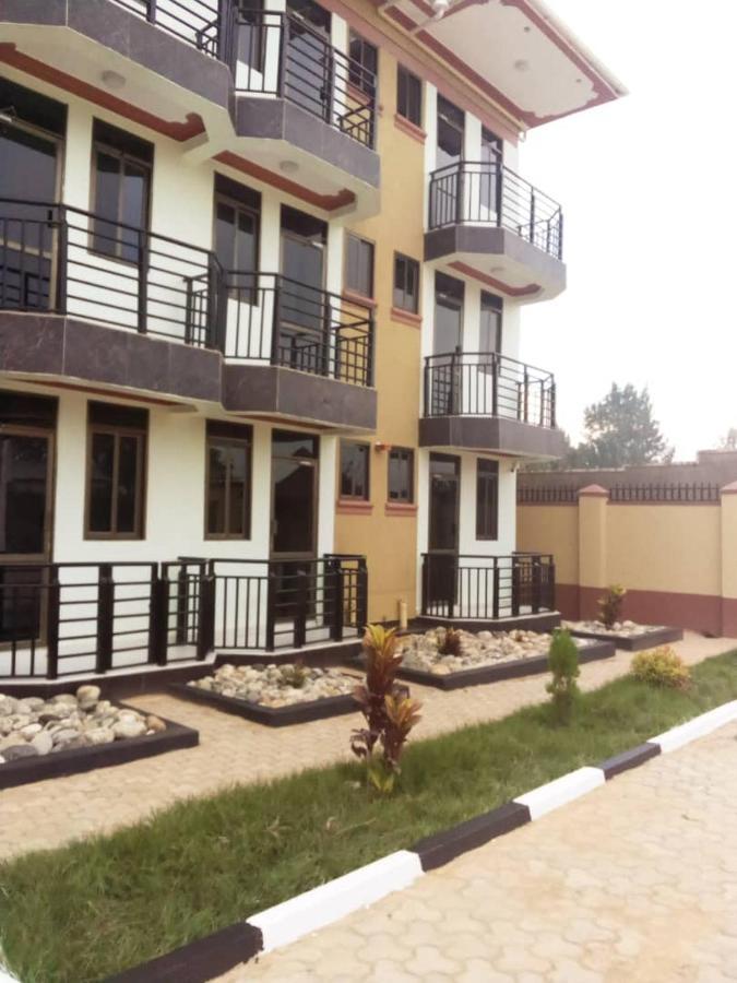Golden View Hotel Ibanda エクステリア 写真